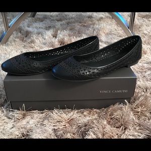 Vince Camuto women leather flats